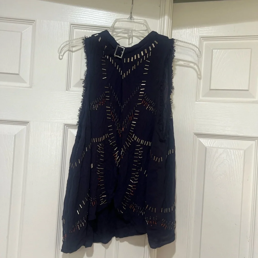 Free People Navy Laser-Cut Sleeveless Tank top open back
Medium boho beach chic - Picture 8 of 15